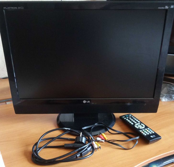 Монитор + TV (22")  LG Electronics M228WA-BZ.