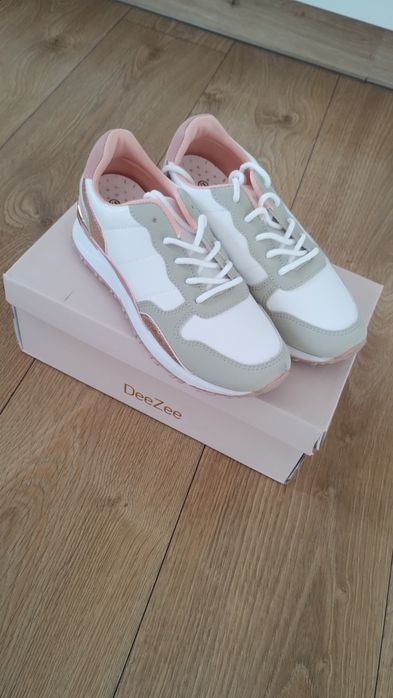 Buty sportowe sneakersy  NOWE DeeZee 37