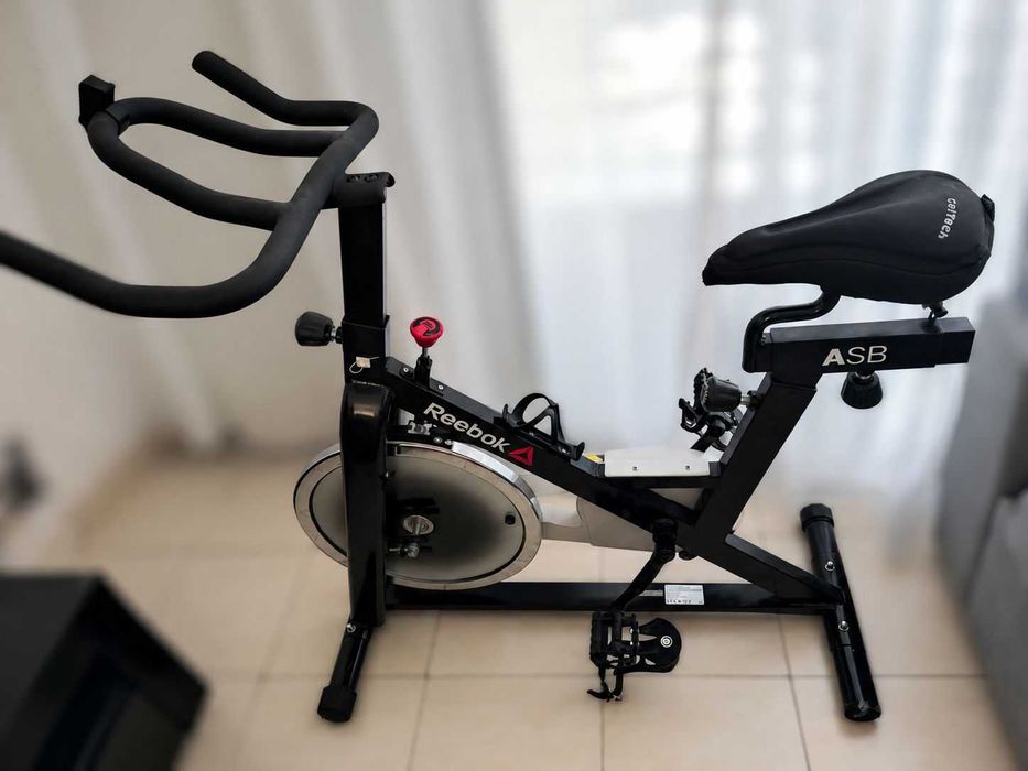 Bicicleta de spinning Reebok ASB em excelente estado