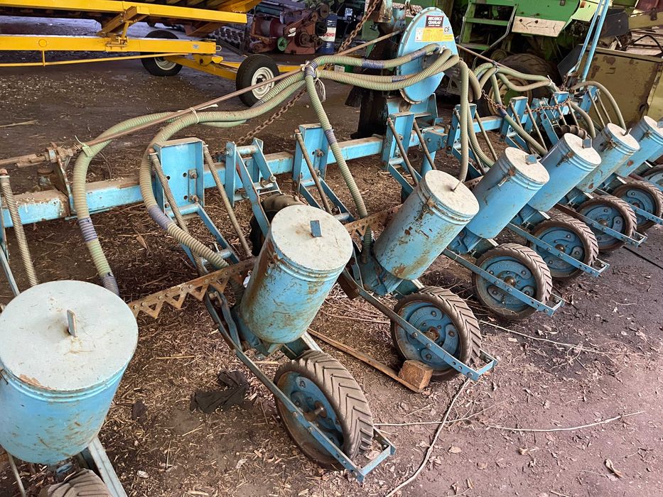 Сівалка СПЧ 8 в полуробочому стані