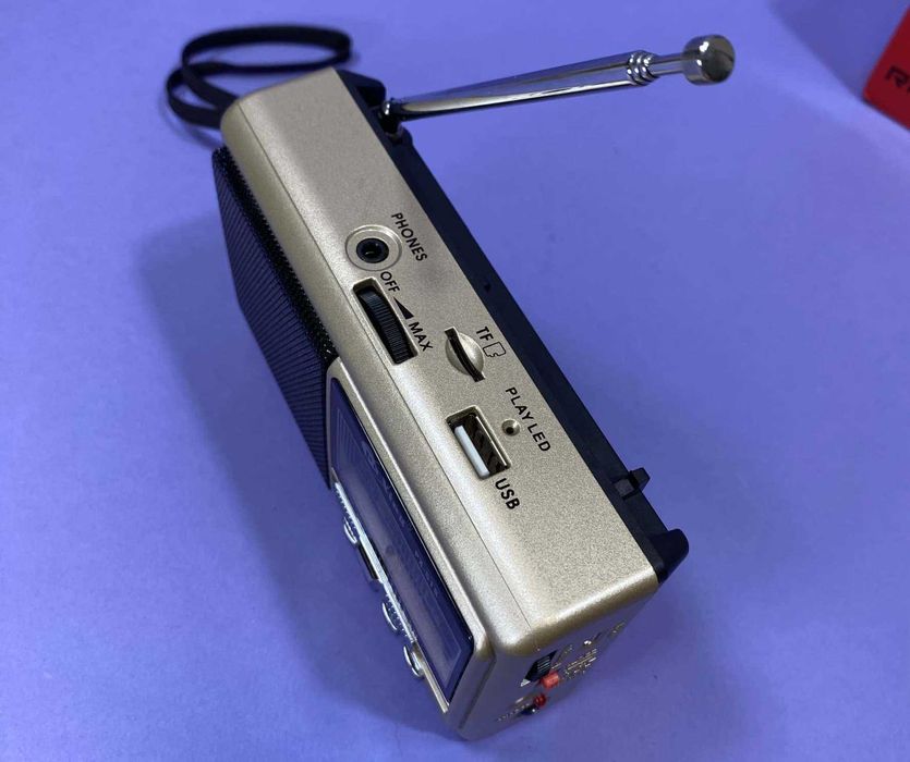 Маленький радиоприемник на аккумуляторе солнечная зарядка