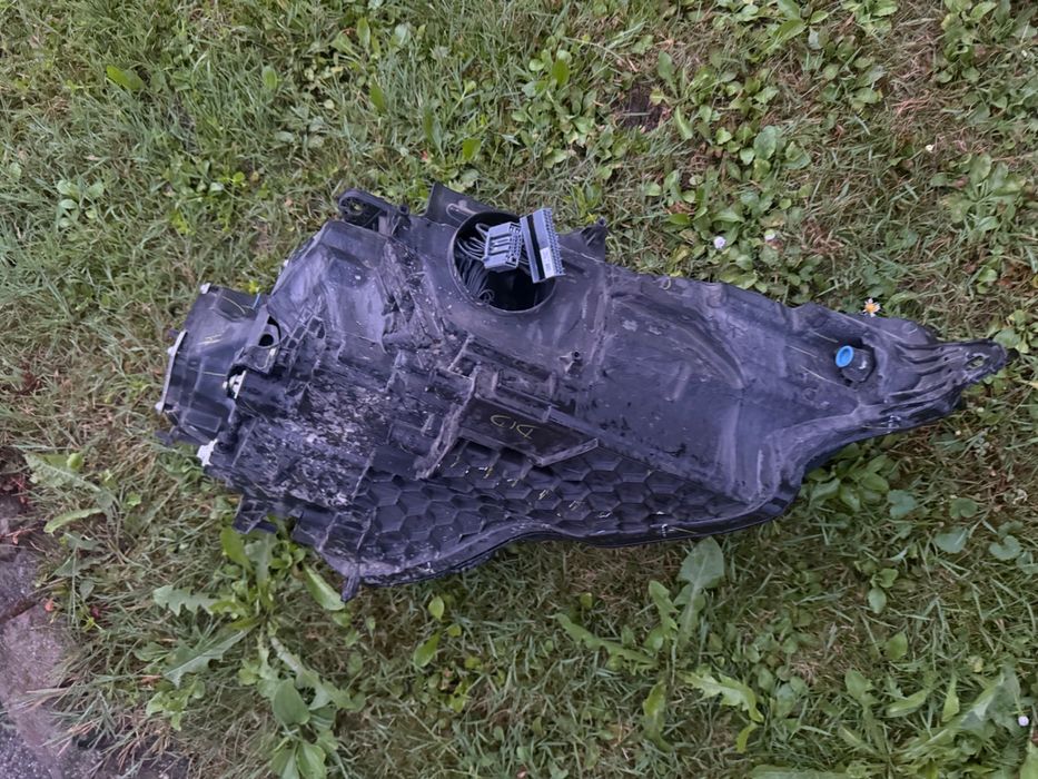 Lampa lewa przód Volvo s60