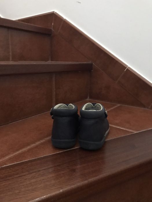 Botas de menina em pele