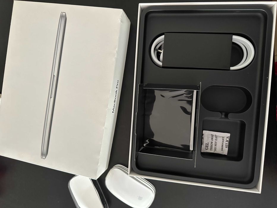 MacBook Pro (Retina, 13 polegadas, fim 2013) + Magic Mouse