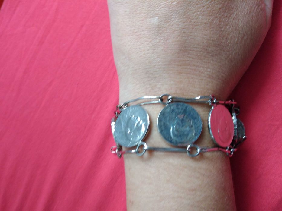 Pulseira de moedas