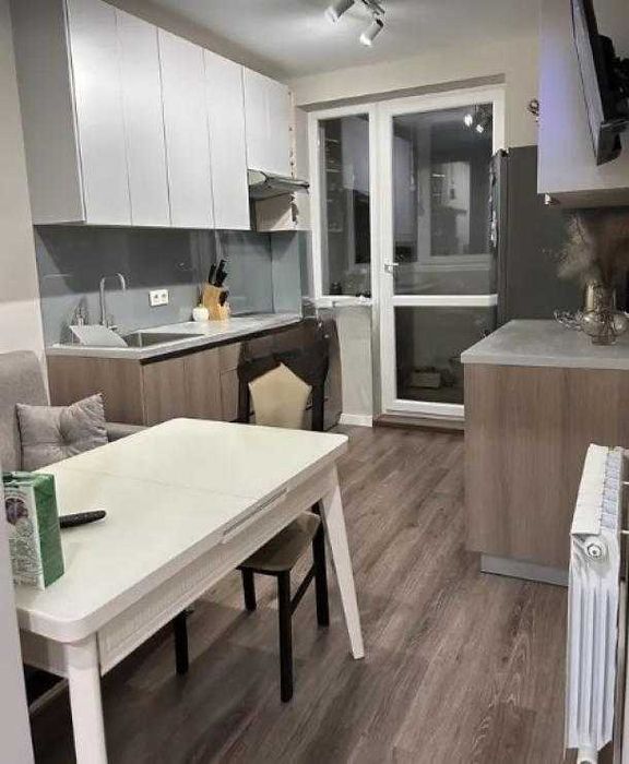 Продам 1 комнатную квартиру в ЖК Мира возле метро Масельского.