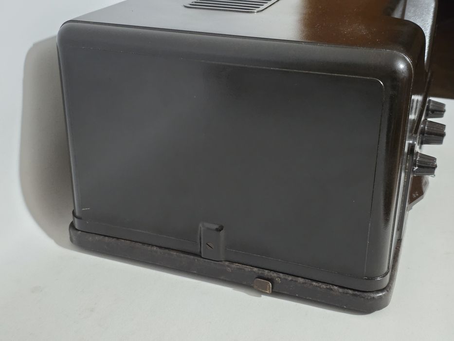 Rádio antigo reparado SABA