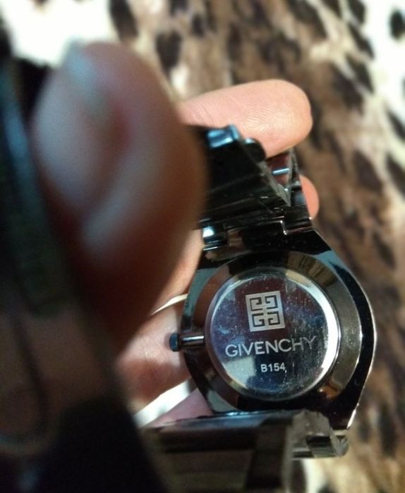 Часы наручные,продам