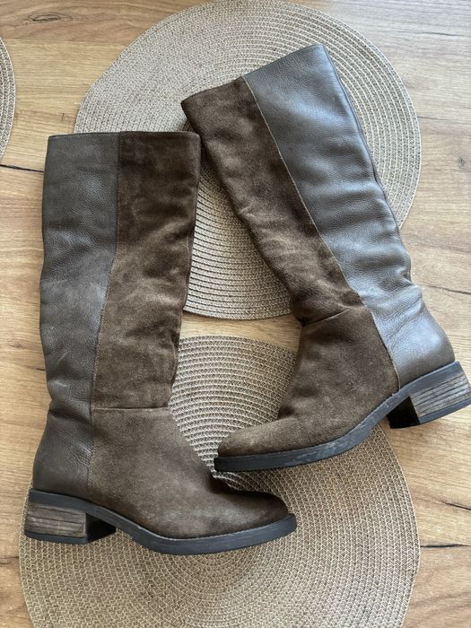 Шкіряні чоботи жіночі