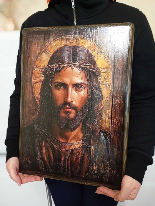 Образ Ісуса Христа на дереві