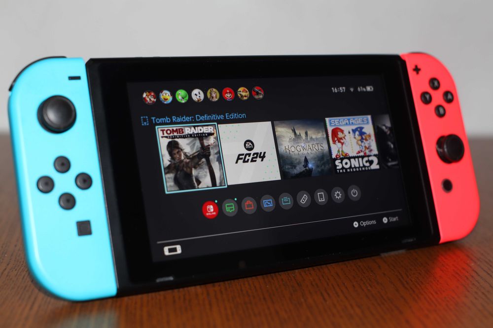 Nintendo Switch OLED + Switch V2