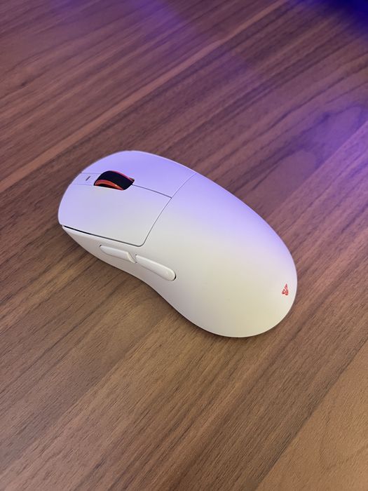 (NOVO) Rato gaming wireless Fantech Yari Pro
