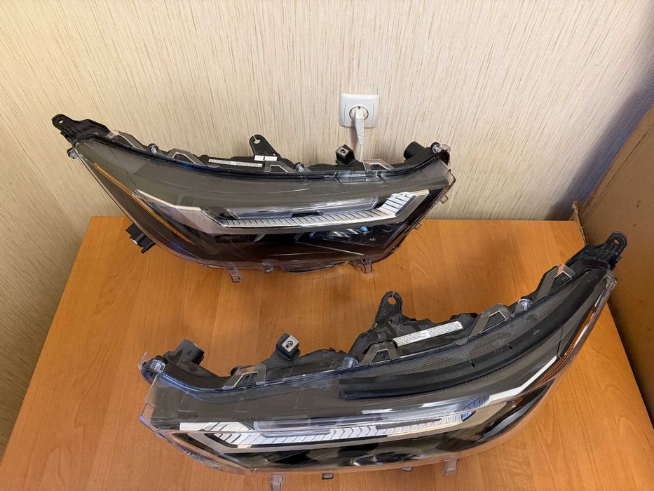 Фари передня ліва права Toyota RAV4 (2022–2025, США) FULL LED