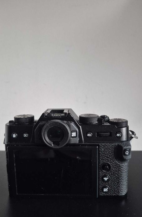 Fujifilm XT30 + Lente XF18-55mm F2.8-4 + 2 cartões de memória + 3 baterias