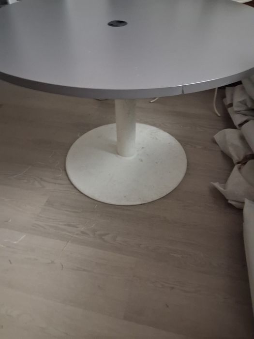 Mesa de reunioes usada em bom estado