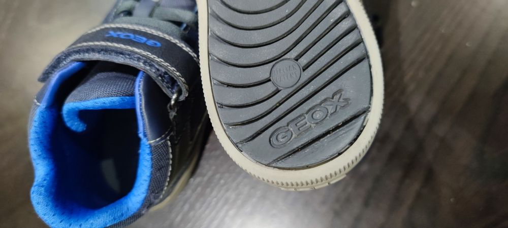 Bota de criança GEOX em muito bom estado