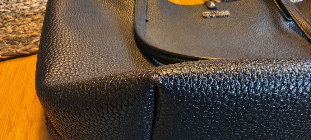 Torba na ramię Guess - oryginalna, czarna