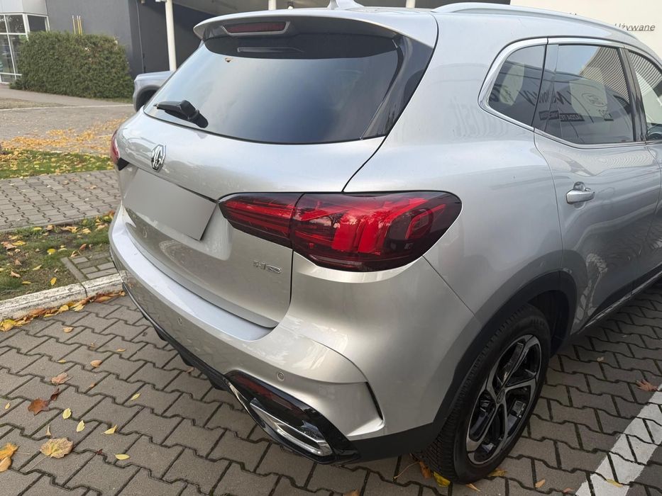 MG HS