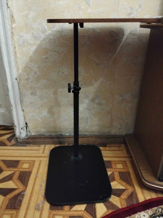 Столик для ноутбука