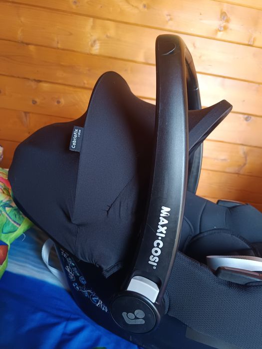 Cadeira auto maxi-cosi modelo CabrioFix i-Size