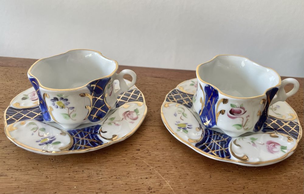 2 Chávenas Pintadas à Mão Armando Grave