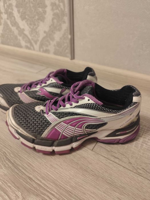 Кросівки жіночі Puma 38-39 розмір