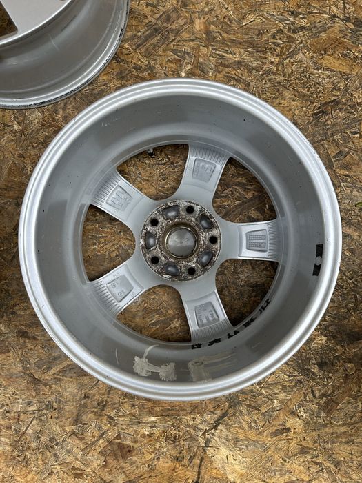 Диски5/114.3  R16 ET40 цо(діа)66.1титани диски