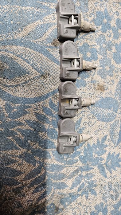 Датчик давленія шин.