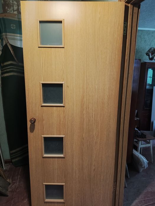 Продам двері міжкімнатні.