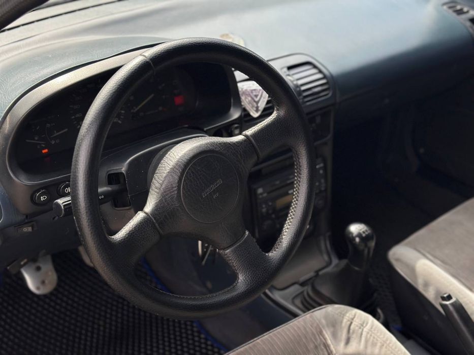 Продам Mazda 323 1.6 бенз!