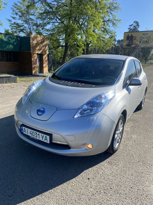 Продам Leaf 2013 52kWt  чистий японець