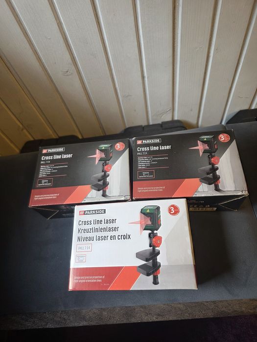 laser krzyżowy Parkside PKLL 7 E4 z uchwytem.