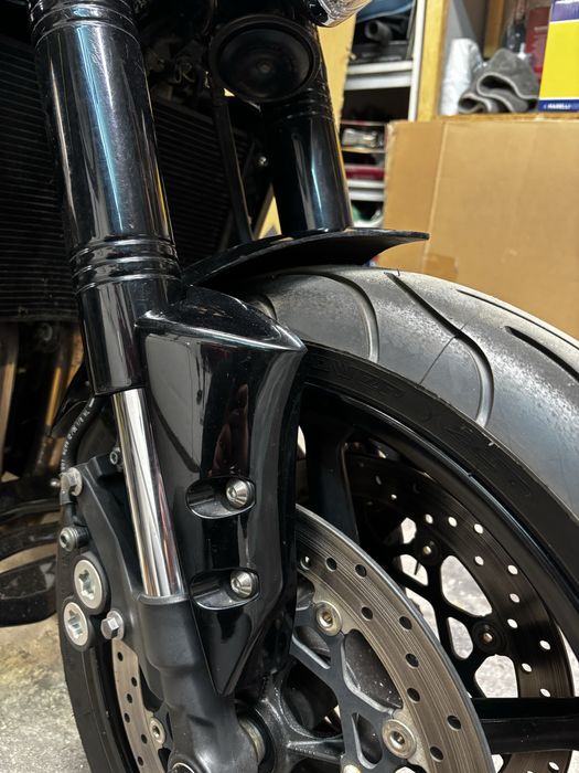 Błotnik przedni Yamaha FZ1