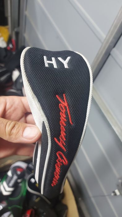Headcover na hybrydę kij golfowy.