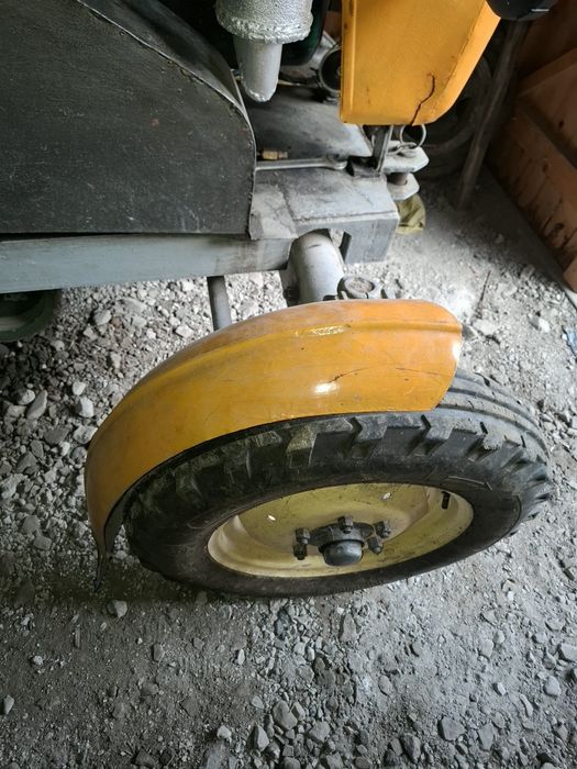 Traktor 15koni robiony +przyczepa
