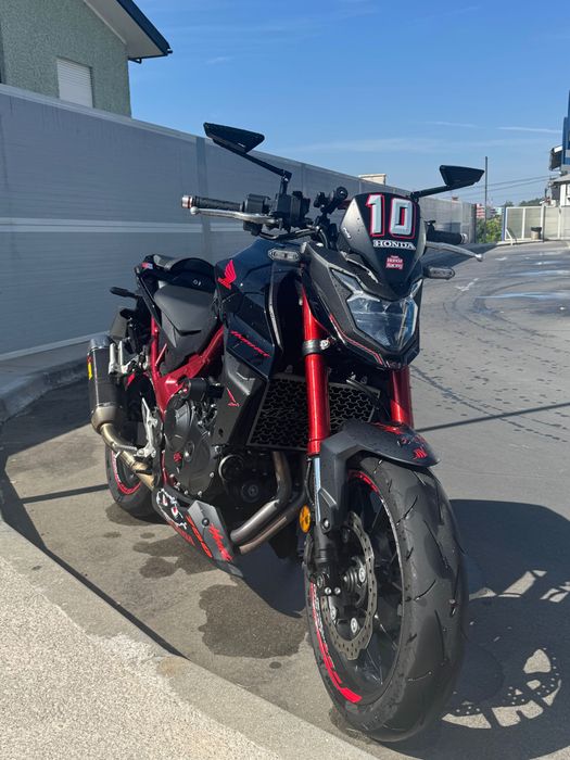 Honda Hornet como nova