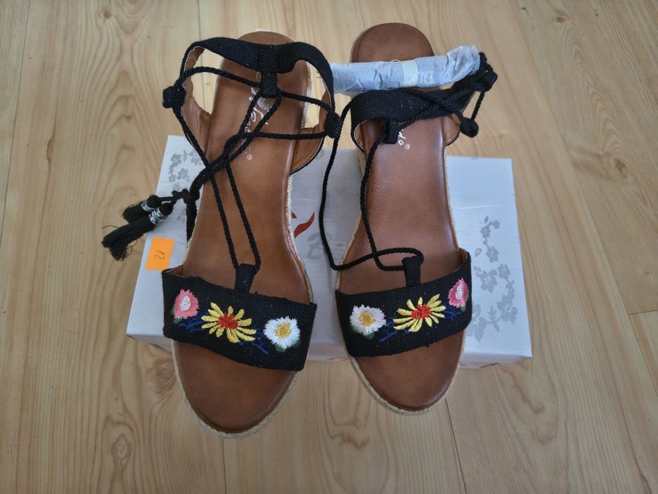 Wiązane sandały espadryle na platformie 40