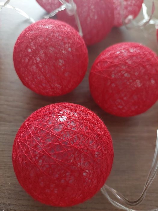 Lampki kule czerwone