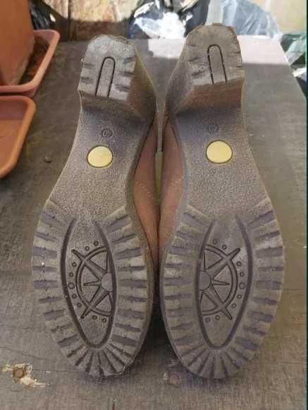 Botas castanhas FOREVA - tamanho 40 (serve 39)