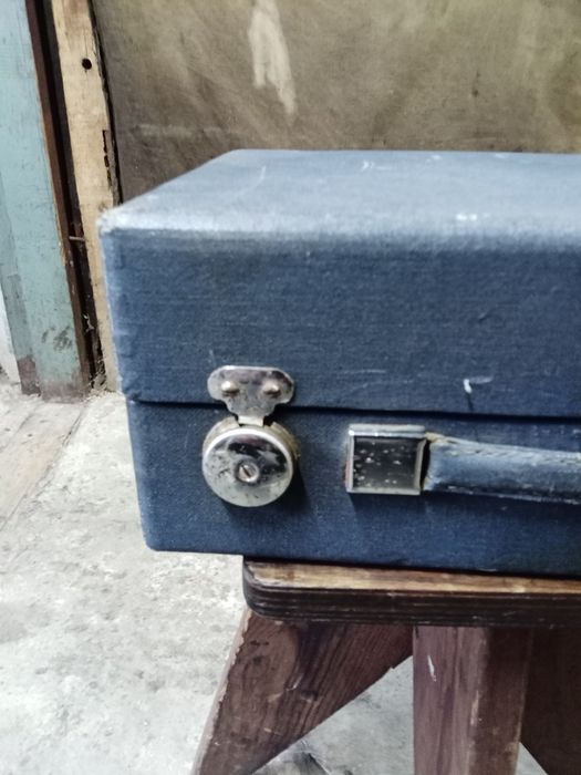 Продам патефон .