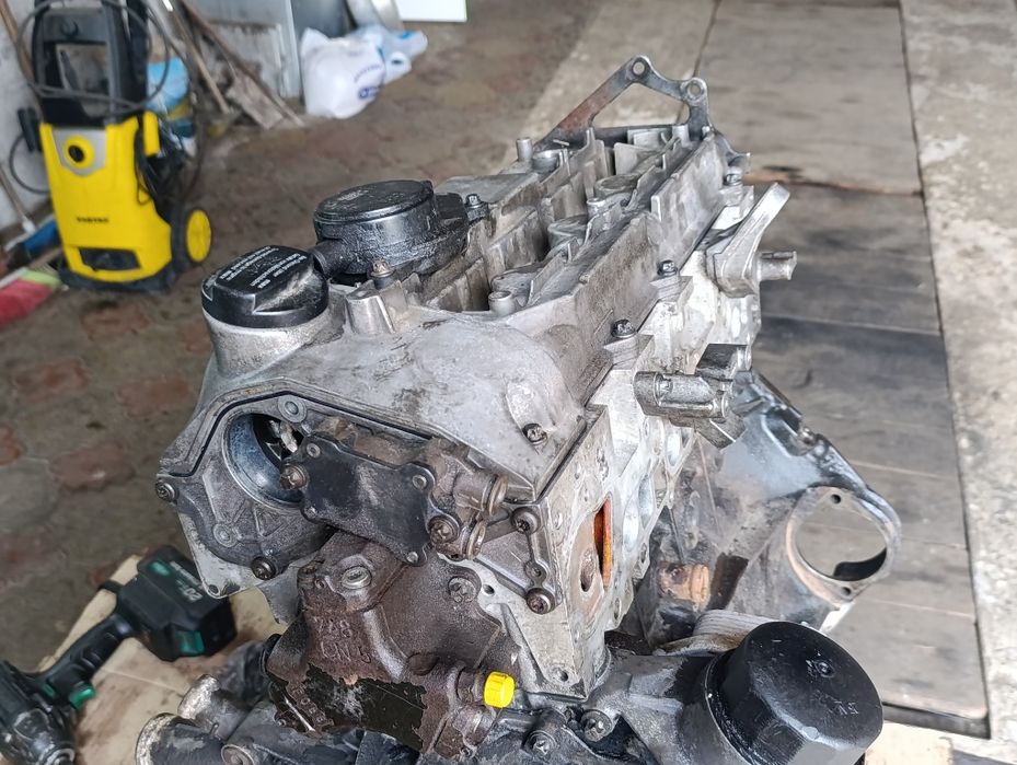 Продам мотор на Спринтер 2.2cdi 611