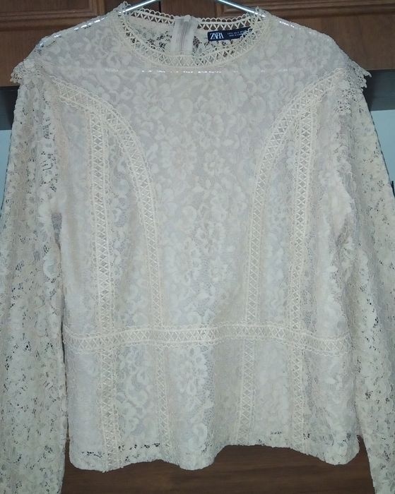 Бежева блуза від Zara