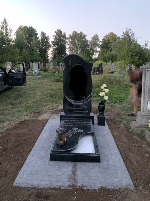 Бюджетні гранітні пам’ятники — якісно та недорого