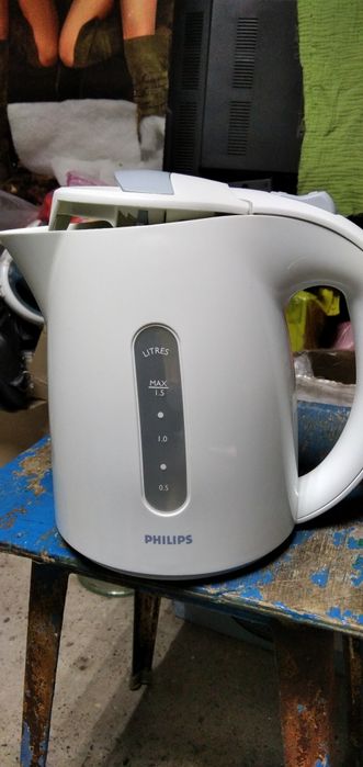 Продам електрочайник Philips