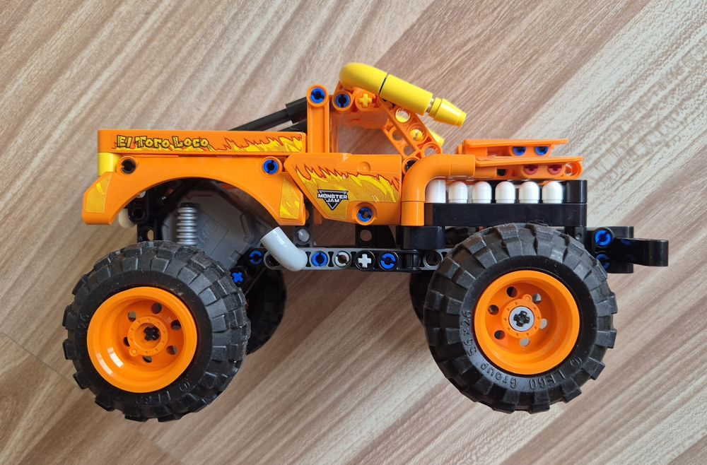 Машинка-конструктор LEGO Technic Monster Jam

TECHNIC

TECHNI