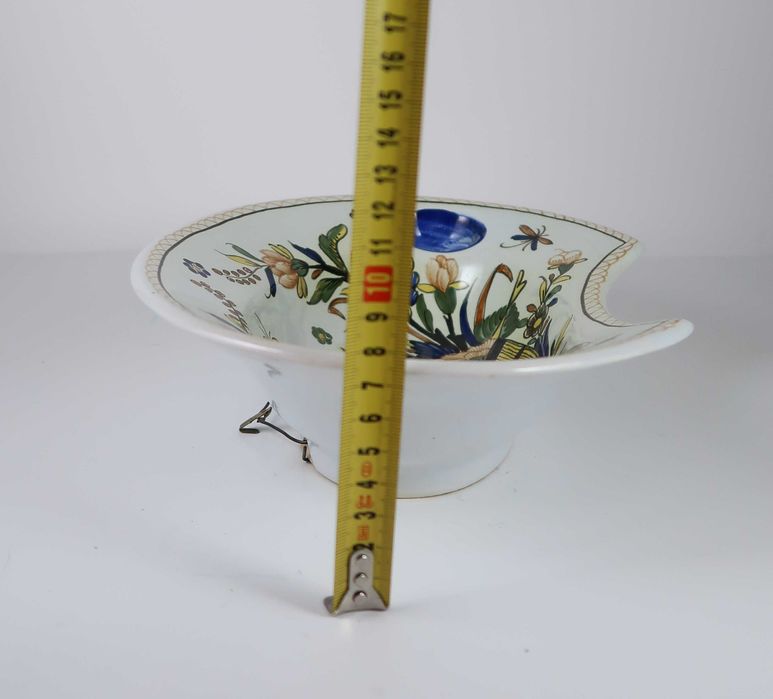 Bacia de barbeiro em faiança