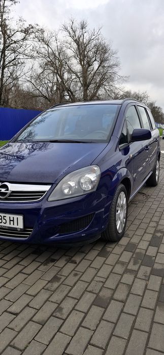 Opel Zafira 1.6 turbo, бензин-газ.