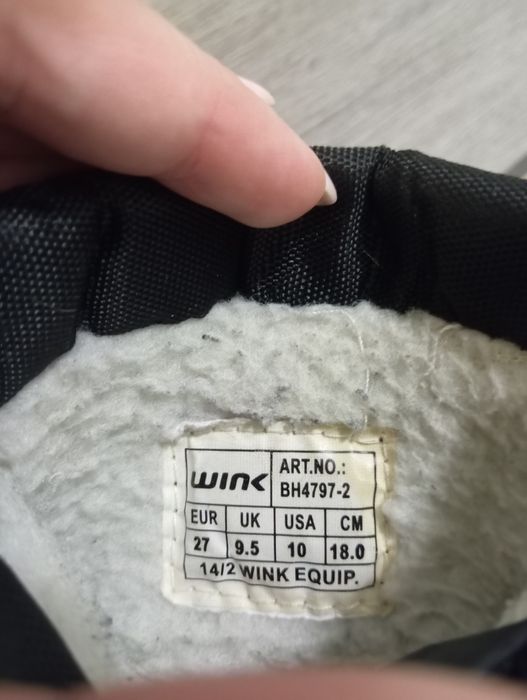 Подарую дитячі чобітки