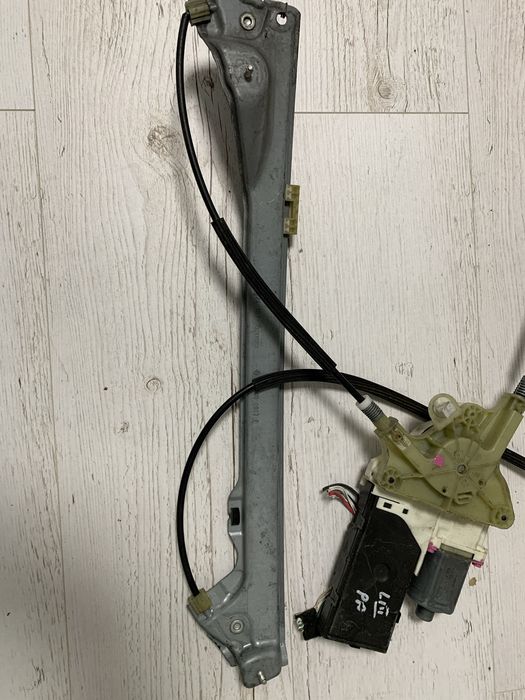 Mechanizm podnośnik szyby silniczek prawy przód laguna III
