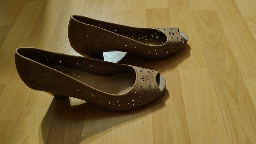 Sandały rozm 41 Clara Barson